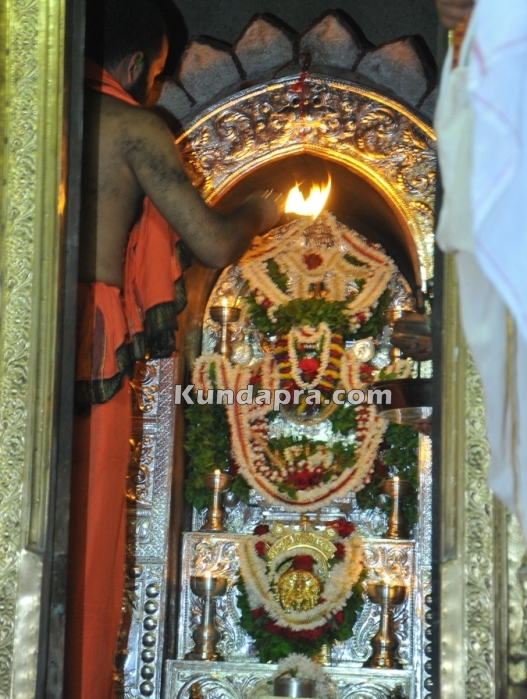 ಮೇಲ್ಗಂಗೊಳ್ಳಿ ಶ್ರೀ ವೆಂಕಟರಮಣ ದೇವಸ್ಥಾನ ಶತಕಲಶಾಭಿಷೇಕ, ರಜತ ಸಿಂಹಾಸನ ಪ್ರಭಾವಳಿ ಸಮರ್ಪಣೆ