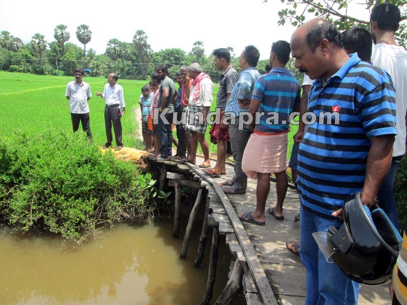 ನಾಯ್ಕನಬೈಲು ಮರದ ಸೇತುವೆ ದುರಸ್ಥಿಗೆ ಗ್ರಾಮಸ್ಥರ ಅಡ್ಡಿ. ಶಾಶ್ವತ ಸೇತುವೆಗೆ ಆಗ್ರಹ