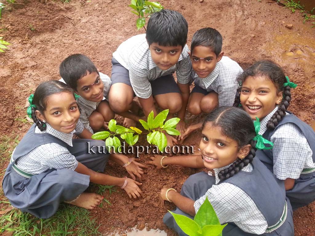 ನಾಗೂರು ಸ.ಹಿ.ಪ್ರಾ ಶಾಲೆಯಲ್ಲಿ ಕುಸುಮಾ ಫೌಂಡೇಶನ್ ಸಾರಥ್ಯದಲ್ಲಿ ವನಮಹೋತ್ಸವ
