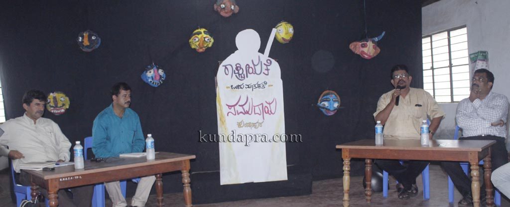 ಮನುಷ್ಯತ್ವಕ್ಕೆ ಗಡಿಗಳಿಲ್ಲ. ಮಾನವೀಯತೆಯನ್ನು ಮೀರಿದ ರಾಷ್ಟ್ರೀಯತೆಯೂ ಇಲ್ಲ: ವರದೇಶ ಹಿರೇಗಂಗೆ