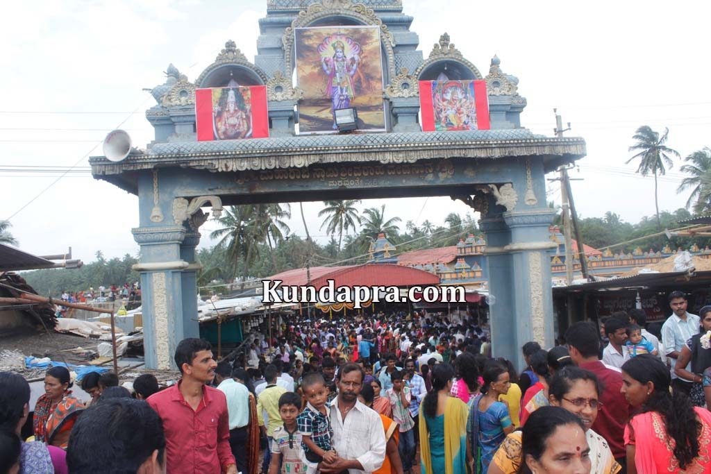 ಕರ್ಕಾಟಕ ಅಮವಾಸ್ಯೆ: ಮರವಂತೆ ಮಾರಸ್ವಾಮಿಯಲ್ಲಿ ಸಮುದ್ರ ಸ್ನಾನ; ಜನಜಾತ್ರೆ