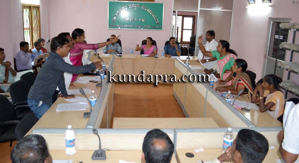 ಸಾಲಿಗ್ರಾಮ ಪಟ್ಟಣ ಪಂಚಾಯಿತಿಯಲ್ಲಿ ಸಭೆಯ ಶಿಷ್ಟಾಚಾರ ಮರೆತು ವೈಯಕ್ತಿಕ ವಾಗ್ವಾದ