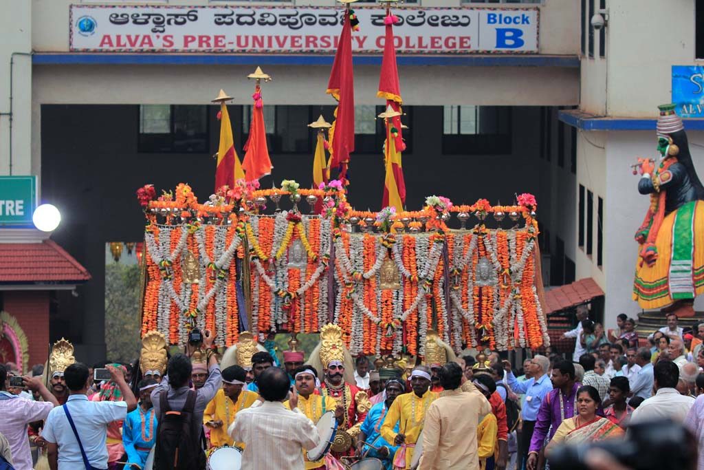 ನುಡಿಸಿರಿಯಲ್ಲಿ ಸಾಂಸ್ಕೃತಿಕ ಮೆರವಣಿಗೆಯ ಮೆರಗು
