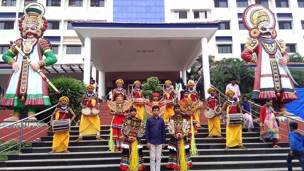 ಆಳ್ವಾಸ್ ನುಡಿಸಿರಿಗೆ ಕ್ಷಣಗಣನೆ. ಕಳೆಗಟ್ಟಿದ ವಿದ್ಯಾಗಿರಿ ಆವರಣ