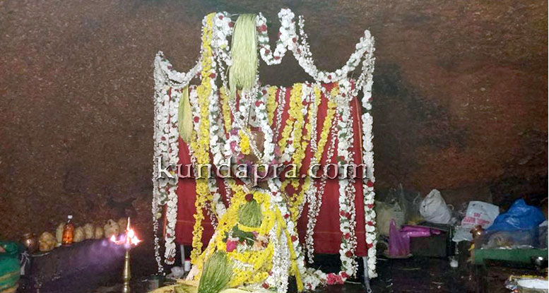 ಮೂಡುಗಲ್ಲು ಶ್ರೀ ಕೇಶವನಾಥೇಶ್ವರ ದೇವಳದಲ್ಲಿ ಎಳ್ಳು ಅಮವಾಸ್ಯೆ ಸಂಭ್ರಮ