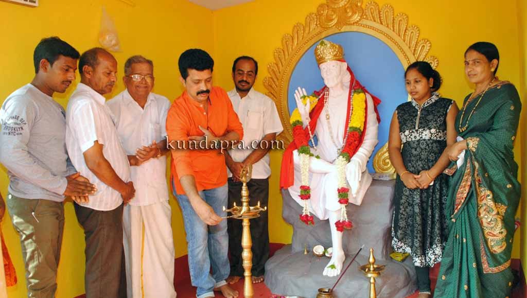 ಗಂಗೊಳ್ಳಿ: ಶಿರಡಿ ಶ್ರೀ ಸಾಯಿಬಾಬಾ ಮೂರ್ತಿ ಅನಾವರಣ