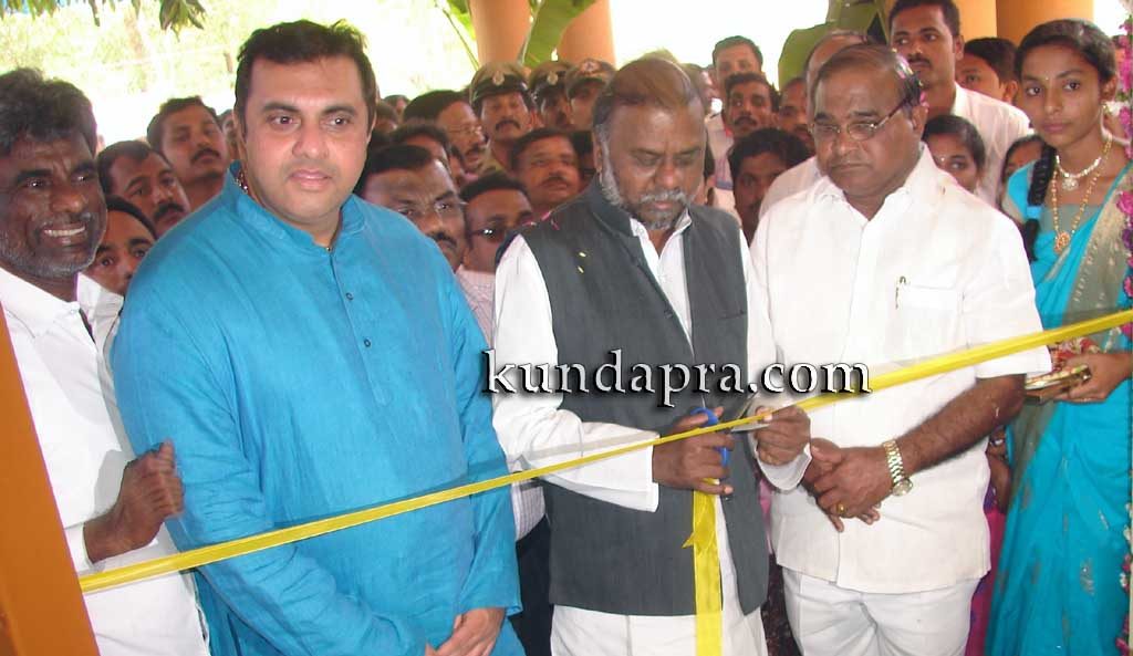 ಹೋಬಳಿಗೊಂದು ಮೊರಾರ್ಜಿ ದೇಸಾಯಿ ಶಾಲೆ