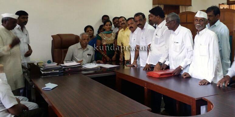 ತಾಲೂಕು ಹೋರಾಟ ಸಮಿತಿಯಿಂದ ಸಚಿವ ಕಾಗೋಡು ತಿಮ್ಮಪ್ಪ ಅವರ ಭೇಟಿ