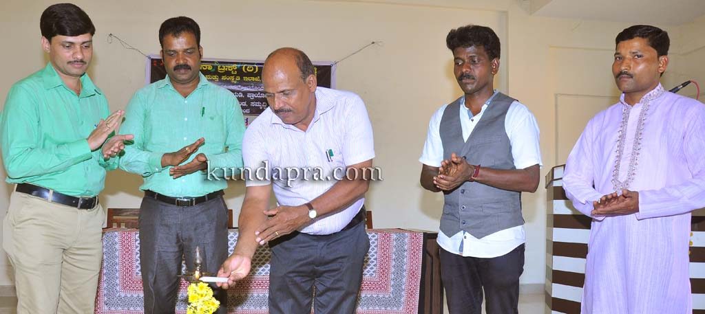 ವಡೇರಹೋಬಳಿ: ಸುಗಮ ಸಂಗೀತ ಕಾರ್ಯಕ್ರಮ ಉದ್ಘಾಟನೆ