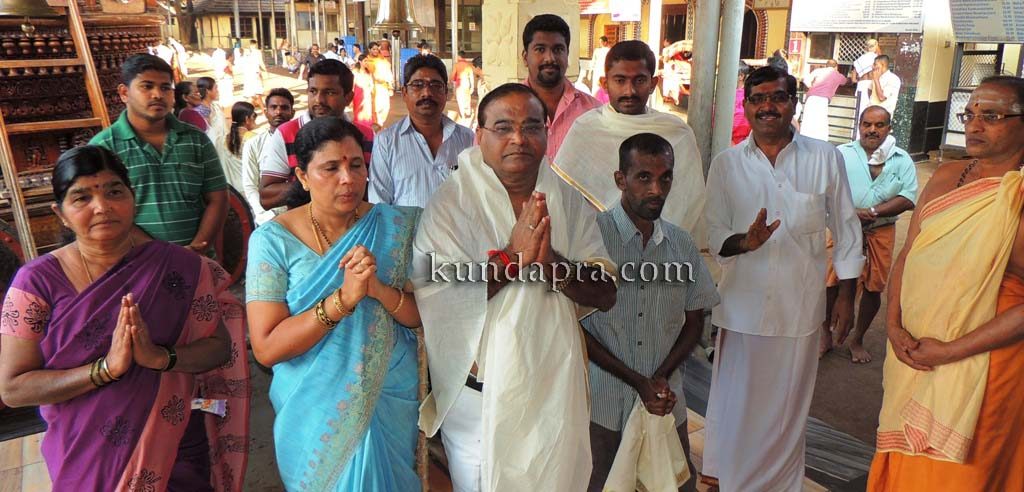 ಕೊಲ್ಲೂರು ದೇವಳಕ್ಕೆ ಕೆಎಸ್ಆರ್ಟಿಸಿ ಅಧ್ಯಕ್ಷ ಗೋಪಾಲ ಪೂಜಾರಿ ಭೇಟಿ