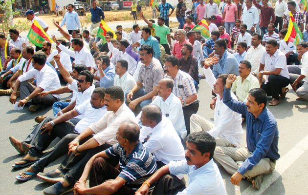 ಸಾಸ್ತಾನ: ಟೋಲ್ ವಿರುದ್ಧ ಹೆಚ್ಚಿದ ಪ್ರತಿಭಟನೆಯ ಕಾವು