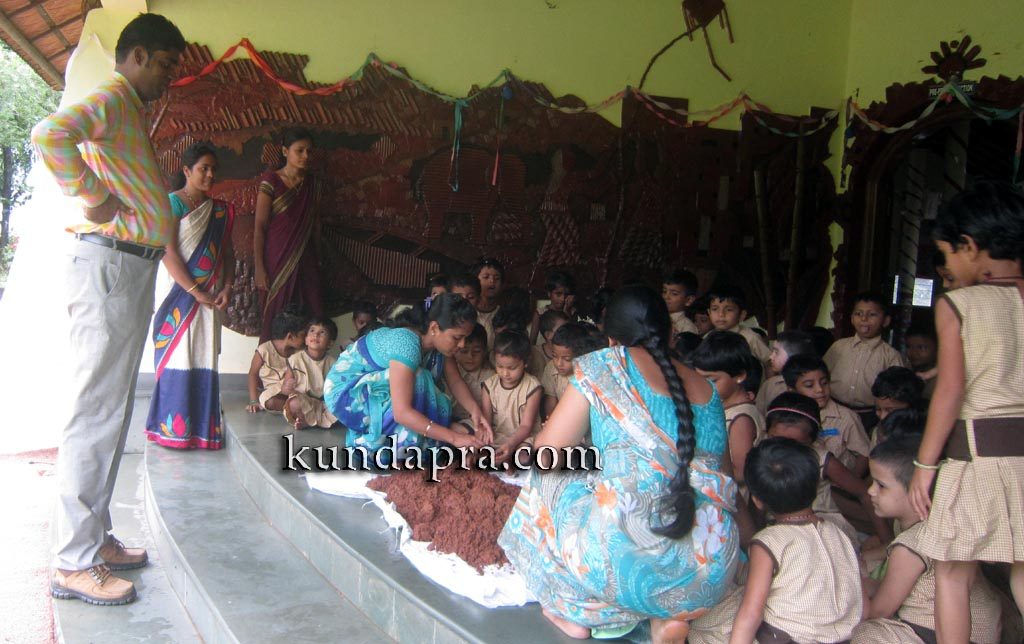 ಗುರುಕುಲ ಶಾಲಾ ಮಕ್ಕಳಿಂದ ಸೀಡ್ ಬಾಲ್ ತಯಾರಿ