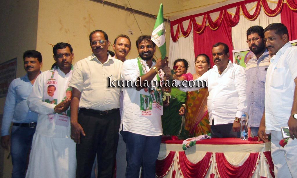 ಕಾರ್ಮಿಕರ ವೇದಿಕೆ ಜಿಲ್ಲಾಧ್ಯಕ್ಷ ರವಿ ಶೆಟ್ಟಿ ಜೆಡಿಎಸ್ ಸೇರ್ಪಡೆ