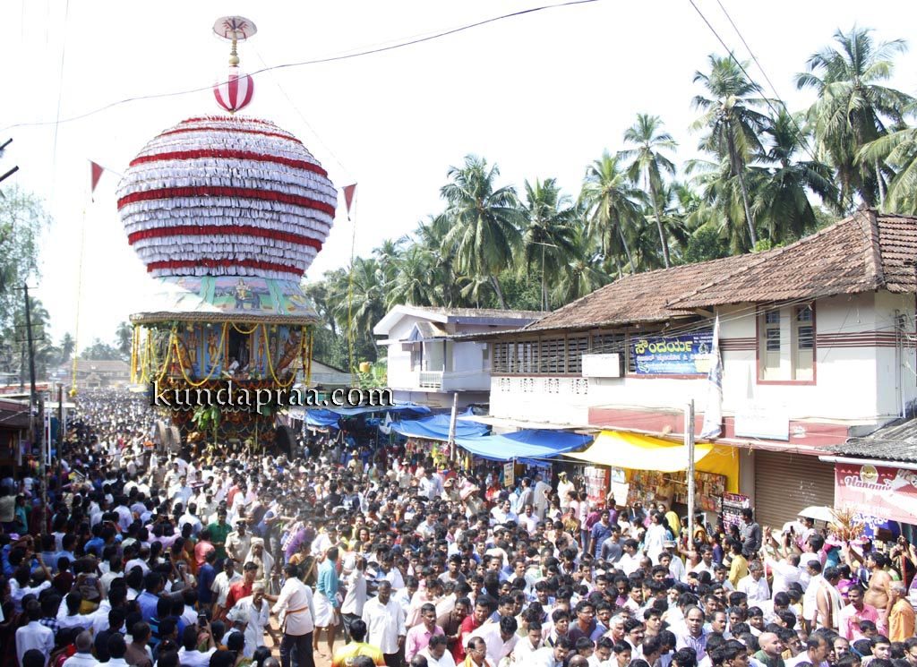 ಸಂಭ್ರಮದಿ ಜರುಗಿದ ಕೊಡಿ ಹಬ್ಬ ಮನ್ಮಹಾರಥೋತ್ಸವ