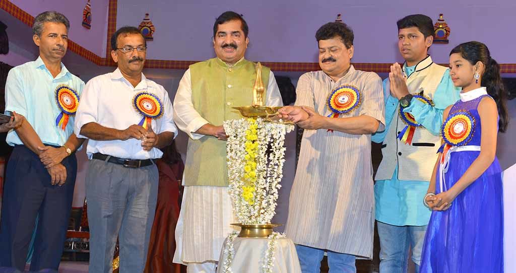 ಕನ್ನಡ ಭಾಷೆ ಮಾತ್ರವಲ್ಲ; ಅದೊಂದು ಶಕ್ತಿ: ಆಳ್ವಾಸ್ ವಿದ್ಯಾರ್ಥಿಸಿರಿ ಉದ್ಘಾಟಿಸಿ ಮಂಡ್ಯ ರಮೇಶ್