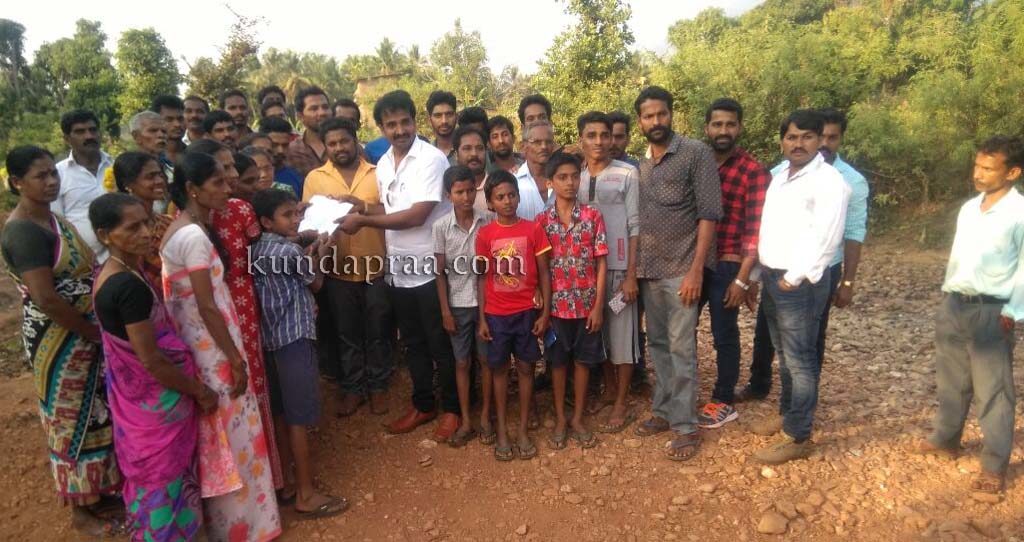 ಎಳಜಿತ ಸಾಂತೇರಿ ಮಾರ್ಗದ ಹೊಳೆಗೆ ಸೇತುವೆ ನಿರ್ಮಾಣಕ್ಕೆ ಆಗ್ರಹ