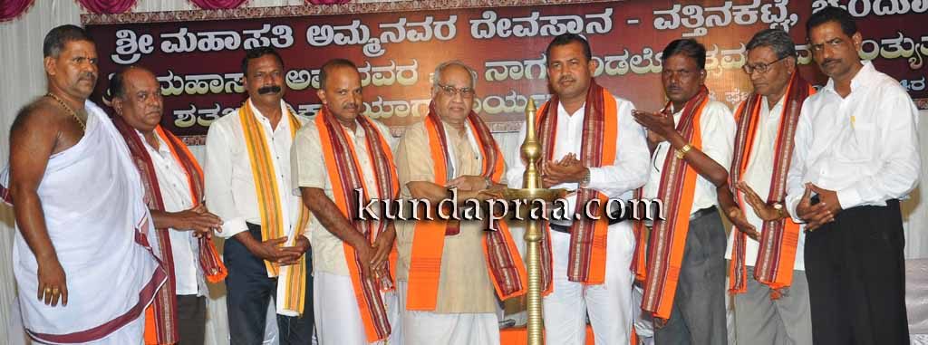 ಧಾರ್ಮಿಕ ನಂಬಿಕೆಗಳಿಂದ ಮಾನಸಿಕ ಚೈತನ್ಯ ತುಂಬಿ, ಶಾಂತಿ ನೆಲೆಸುತ್ತದೆ: ಚಂದ್ರಶೇಖರ ನಾವಡ