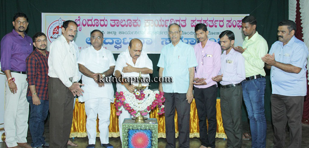 ಪತ್ರಕರ್ತರು ವಿಶ್ವಮಾನ್ಯ ಧರ್ಮಕ್ಕೆ ಬದ್ಧರಾಗಿದ್ದಾಗ ಪ್ರಜಾಪ್ರಭುತ್ವದ ಸ್ತಂಭಗಳಿಗೆ ಶಕ್ತಿ: ಶಾಸಕ ಬಿಎಂಎಸ್