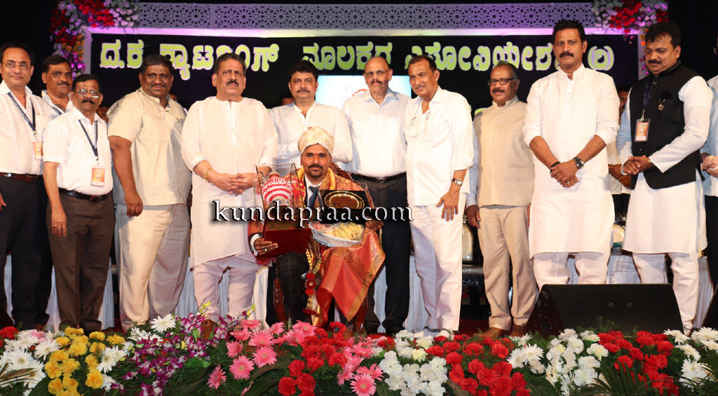 ಗೋವಿಂದ ಬಾಬು ಪೂಜಾರಿ ಅವರಿಗೆ ಆಹಾರೋದ್ಯಮ ಸಾಧನಾಶ್ರೀ ಪ್ರಶಸ್ತಿ