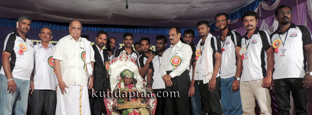 ಪ್ರಕೃತಿಯನ್ನು ಪ್ರೀತಿಸಿದಾಗಲೇ ಪರಿಸರ ಹಸಿರಾಗೋದು: ವೃಕ್ಷಮಾತೆ ಸಾಲು ಮರದ ತಿಮ್ಮಕ್ಕ