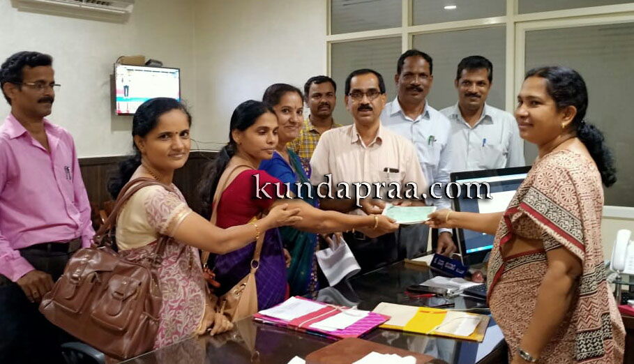 ಪ.ಪೂ. ಕಾಲೇಜು ಎನ್.ಎಸ್.ಎಸ್ ಘಟಕಗಳಿಂದ ನೆರೆಪರಿಹಾರ ನಿಧಿಗೆ ದೇಣಿಗೆ ಹಸ್ತಾಂತರ