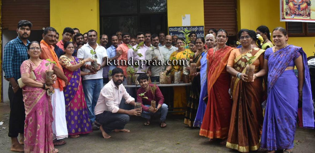 ಗಂಗೊಳ್ಳಿ ಶ್ರೀ ರಾಮಕ್ಷತ್ರಿಯ ಗಣೇಶೋತ್ಸವ ಸಮಿತಿ: ಗಿಡ ವಿತರಣೆ