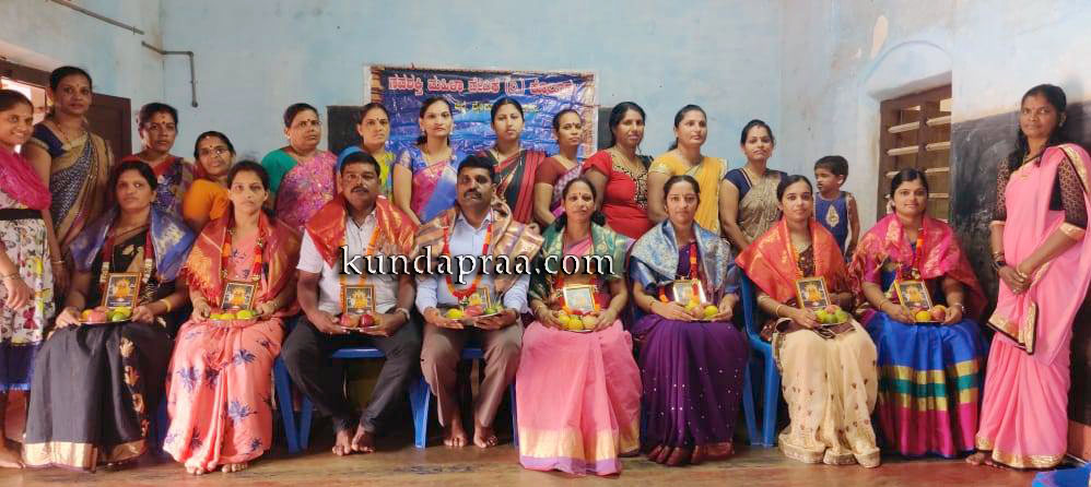 ಕೊಲ್ಲೂರು ನವಶಕ್ತಿ ಮಹಿಳಾ ವೇದಿಕೆಯಿಂದ ಶಿಕ್ಷಕರಿಗೆ ಸನ್ಮಾನ