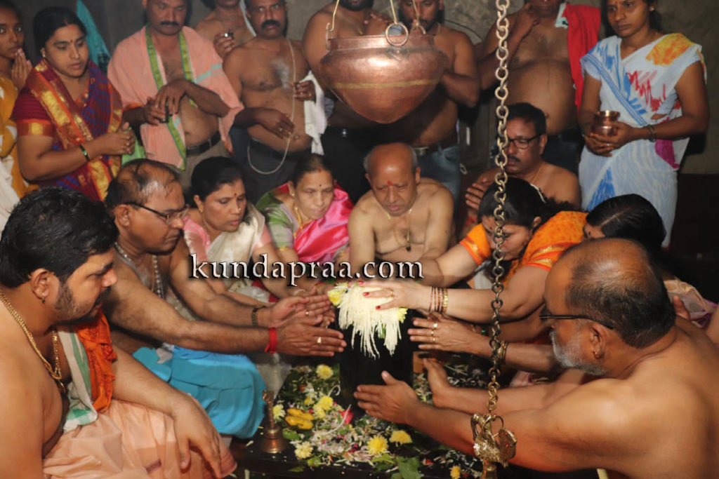 ವಣಕೊಡ್ಲುವಿನಲ್ಲಿ ಶಿವಲಿಂಗ ಸ್ವರ್ಶಿಸಿ ಪುನೀತರಾದ ಶಿವಭಕ್ತರು