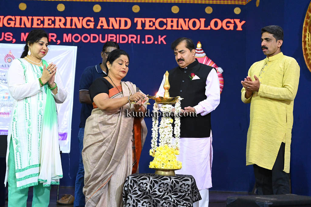 ಆಳ್ವಾಸ್ನಲ್ಲಿ ”ಅಂತರಾಷ್ಟ್ರೀಯ ಮಹಿಳಾ ದಿನ”