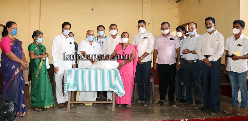 ಎಸ್ಸಿಡಿಸಿಸಿ ಬ್ಯಾಂಕ್ ವತಿಯಿಂದ ಆಶಾ ಕಾರ್ಯಕರ್ತರ ಕಿಟ್ ವಿತರಣೆಗೆ ಚಾಲನೆ