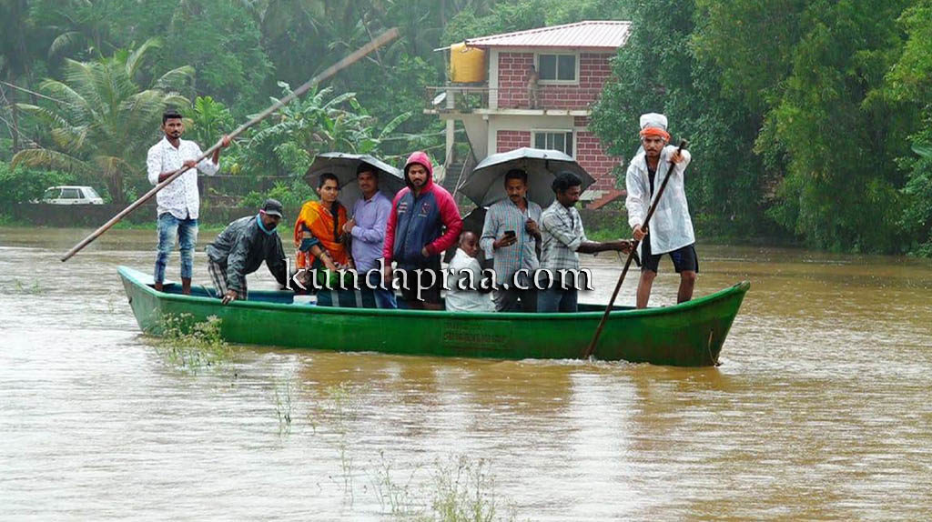 ಕುಂದಾಪುರ – ಬೈಂದೂರು ತಾಲೂಕಿನಲ್ಲಿ ಧಾರಾಕಾರ ಮಳೆ: ತಗ್ಗು ಪ್ರದೇಶ ಜಲಾವೃತ, ಅಲ್ಲಲ್ಲಿ ಹಾನಿ