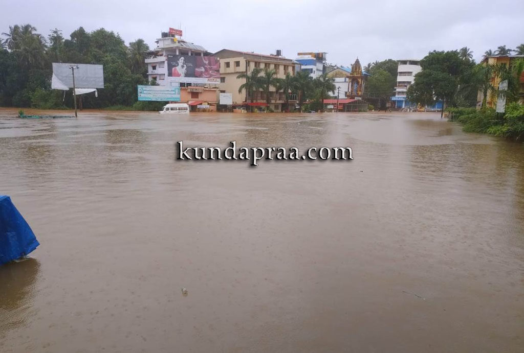 ಉಡುಪಿ ಜಿಲ್ಲೆಯಲ್ಲಿ ಸತತವಾಗಿ ಸುರಿಯುತ್ತಿರುವ ಮಳೆ: ಹಲವೆಡೆ ಹಾನಿ