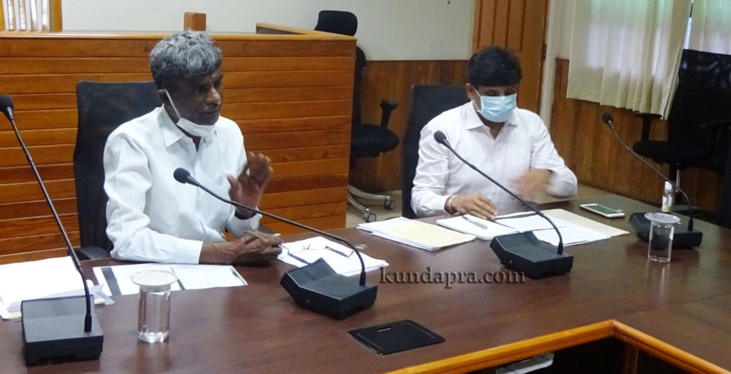 ಅವಧಿ ಮುಗಿದ ದೇವಸ್ಥಾನಗಳಿಗೆ ನೂತನ ವ್ಯವಸ್ಥಾಪನಾ ಸಮಿತಿ ರಚಿಸಿ: ಕೋಟ ಶ್ರೀನಿವಾಸ ಪೂಜಾರಿ