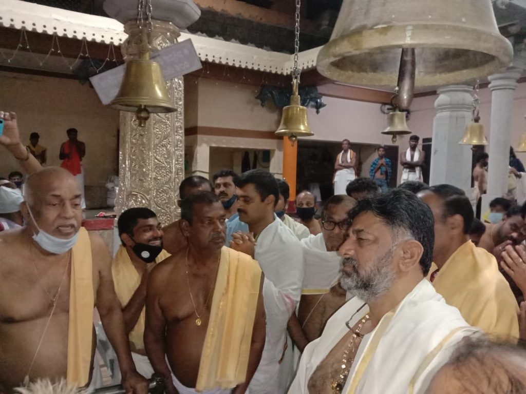 ಕಮಲಶಿಲೆ ಶ್ರೀ ಬ್ರಾಹ್ಮೀ ದುರ್ಗಾಪರಮೇಶ್ವರಿ ದೇವಸ್ಥಾನಕ್ಕೆ ಕೆಪಿಸಿಸಿ ಅಧ್ಯಕ್ಷ ಡಿ.ಕೆ. ಶಿವಕುಮಾರ್ ಭೇಟಿ