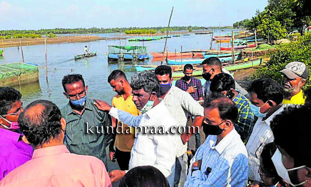 ಪಂಜರ ಮೀನು ಸಾವು, ಕೃಷಿ ಸ್ಥಳಕ್ಕೆ ಸಚಿವ ಕೋಟ ಶ್ರೀನಿವಾಸ ಪೂಜಾರಿ ಭೇಟಿ