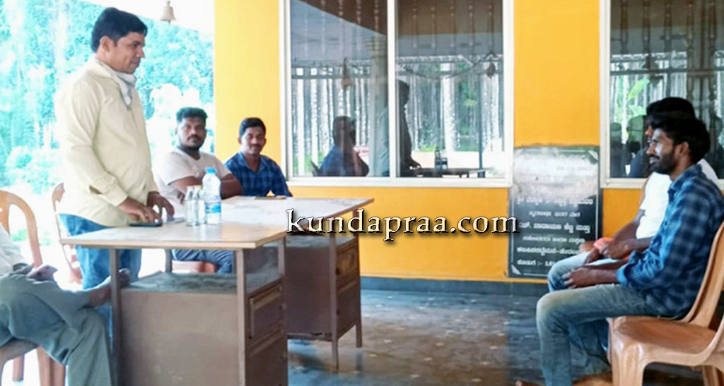 ಕಾಲ್ತೋಡು: ಕಟ್ಟಡ ಕಾಮಿ೯ಕರ ಸಭೆ