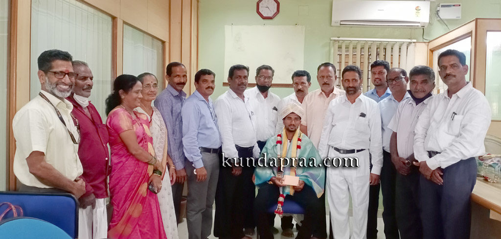 ಮ.ಬ.ವ್ಯ.ಸೇ.ಸ. ಸಂಘದಿಂದ ಸಾಧಕರಿಗೆ ಸನ್ಮಾನ