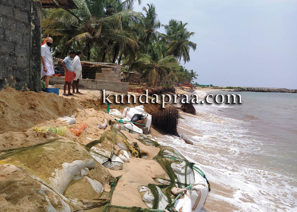 ಮರವಂತೆಯಲ್ಲಿ ಕಡಲ್ಕೋರೆತ: ಆತಂಕದಲ್ಲಿ ಸಮುದ್ರ ತೀರದ ನಿವಾಸಿಗಳು