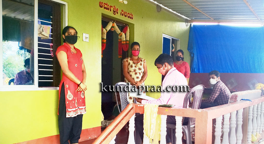 ಶ್ರೀ ಸಾಯಿ ಮಹಿಳಾ ಸಂಘದಿಂದ ಸದಸ್ಯರಿಗೆ ಮನೆಯಲ್ಲಿಯೇ ಬ್ಯಾಂಕಿಂಗ್ ಸೇವೆ