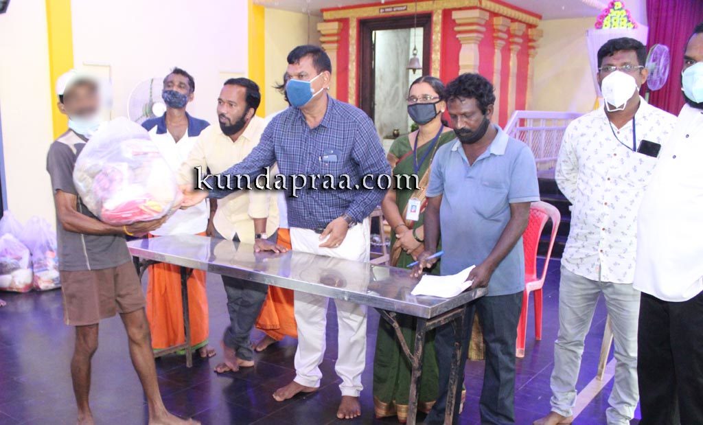 ದುಬೈನ ಉದ್ಯಮಿ ಕೇವಿನ್ ಲೂವಿಸ್ ಕೊಡಮಾಡಿದ ದಿನಸಿ ಕಿಟ್ ವಿತರಣೆ