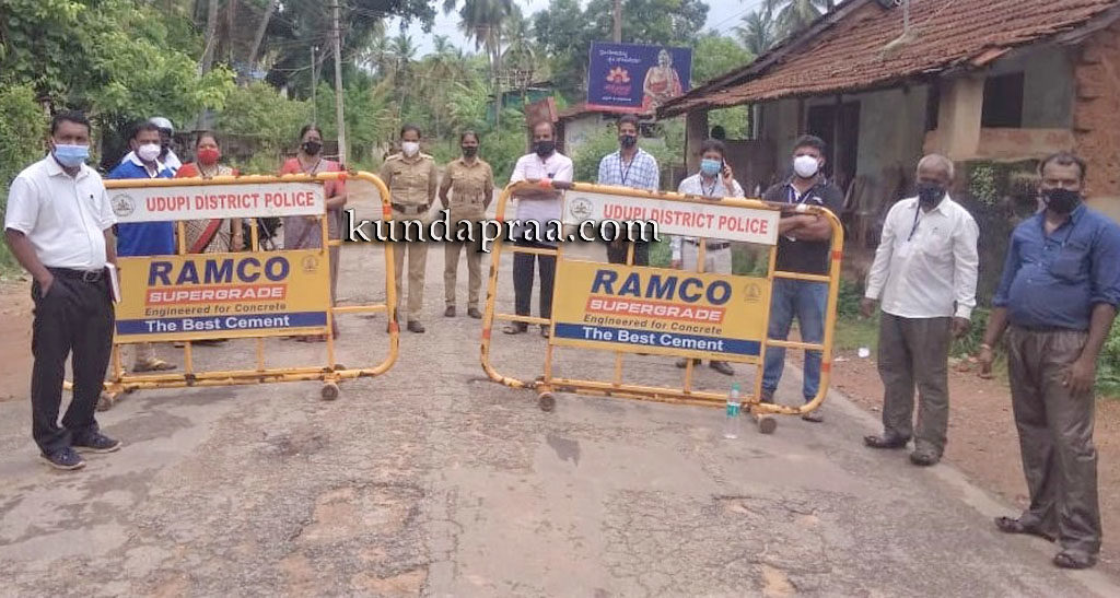 ಗಂಗೊಳ್ಳಿ ಗ್ರಾಮ ಪಂಚಾಯತ್ ಸಂಪೂರ್ಣ ಲಾಕ್ಡೌನ್: ಟಾಸ್ಕ್ಪೋರ್ಸ್ ಸಮಿತಿಯಿಂದ ವಾಹನ ತಪಾಸಣೆ