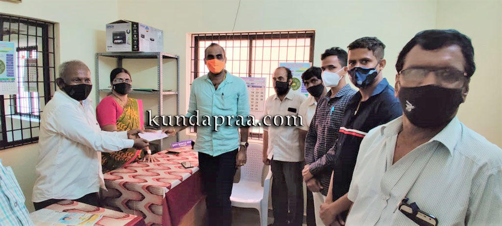 ಗಂಗೊಳ್ಳಿ ಗ್ರಾ.ಪಂನ ದಾರಿದೀಪ ನಿರ್ವಹಣೆಗಾಗಿ ಮಹಾಲಕ್ಷ್ಮೀ ಕೋ-ಆಪರೇಟಿವ್ನಿಂದ ಸಹಾಯಧನ