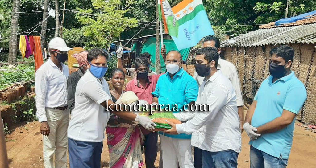 ಎನ್ಎಸ್ಯುಐನಿಂದ 120 ಬಡಕುಟುಂಬಗಳಿಗೆ ದಿನಸಿ ಕಿಟ್ ವಿತರಣೆ