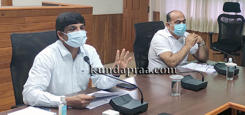 ಖಾಸಗಿ ಆಸ್ಪತ್ರೆಗಳಲ್ಲಿ ಚಿಕಿತ್ಸಾ ವಿವರ ಫಲಕ ಕಡ್ಡಾಯ: ಜಿಲ್ಲಾಧಿಕಾರಿ ಸೂಚನೆ