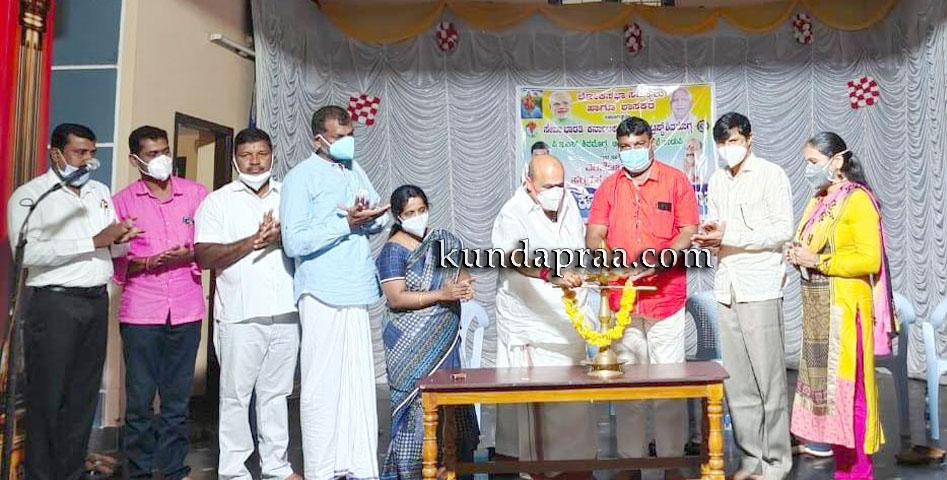 ಎಂಡೋಸಲ್ಪಾನ್ ಸಂತ್ರಸ್ತ ಕುಟುಂಬದವರಿಗೆ ಉಚಿತ ಕೋವಿಡ್ ಲಸಿಕಾ ಅಭಿಯಾನಕ್ಕೆ ಚಾಲನೆ