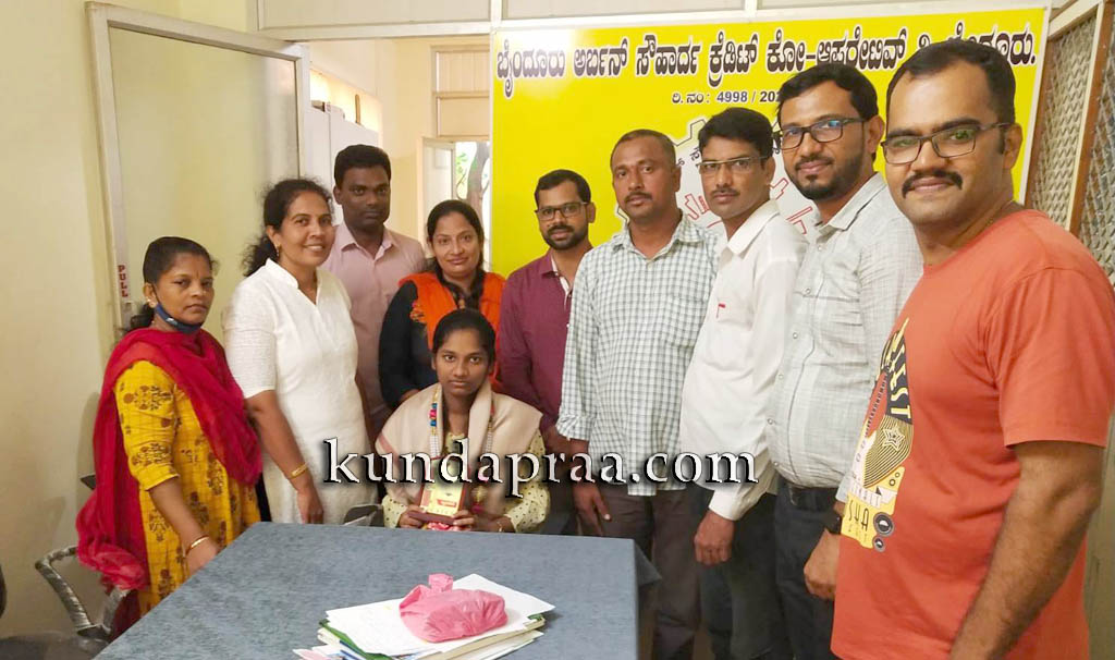 ಎಸ್ಎಸ್ಎಲ್ಸಿಯಲ್ಲಿ ರಾಜ್ಯಕ್ಕೆ ದ್ವೀತಿಯ ಸ್ಥಾನ ಪಡೆದ ಸುವಿಧಾ ಶೆಟ್ಟಿಗೆ ಸನ್ಮಾನ