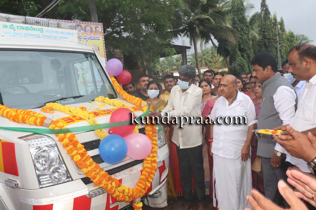 ಬೈಂದೂರು ಸಮುದಾಯ ಆರೋಗ್ಯ ಕೇಂದ್ರಕ್ಕೆ ಎರಡು ಅಂಬ್ಯುಲೆನ್ಸ್ ಹಸ್ತಾಂತರ