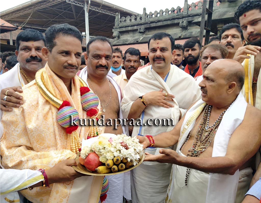 ಸ್ವಾತಂತ್ರ್ಯದ ಅಮೃತ ಮಹೋತ್ಸವ: ನಿವೃತ್ತ ಯೋಧ ಗಣಪತಿ ಗೌಡ ಅವರಿಗೆ ಸನ್ಮಾನ