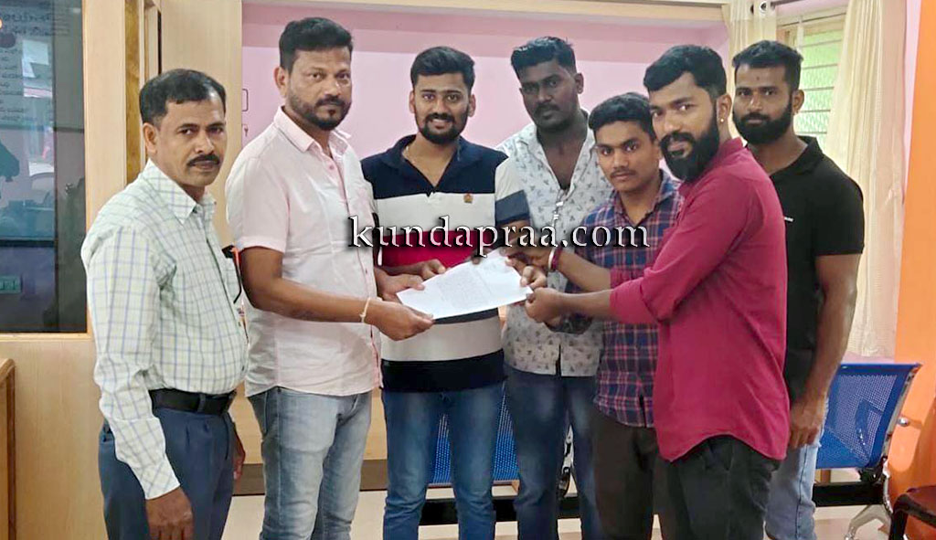 ಬ್ಯಾಂಕ್ ಸಿಬ್ಬಂದಿಗಳ ಅಸಹಕಾರ: ಸಾರ್ವಜನಿಕರಿಂದ ಹೆಮ್ಮಾಡಿ ಪಂಚಾಯತ್ಗೆ ದೂರು