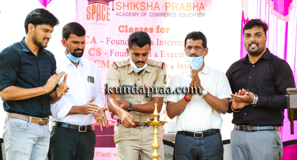 ಕ್ರೀಡಾ ಮನೋಭಾವ ವಿದ್ಯಾರ್ಥಿಗಳ ಮನಸ್ಸನ್ನು ಗಟ್ಟಿಗೊಳಿಸುತ್ತದೆ: ಪಿ.ಎಸ್.ಐ ನಿರಂಜನ್ ಗೌಡ